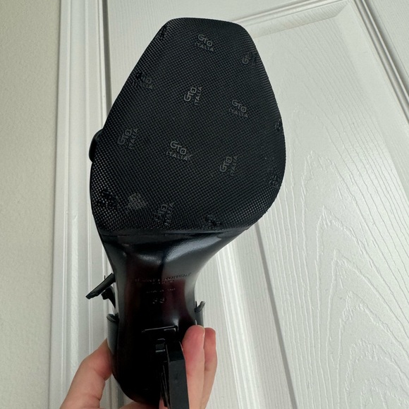 YSL BLACK PATENT HEELS!!!! Used twice! Brand NEW! The size is 38 - Picture 6 of 8